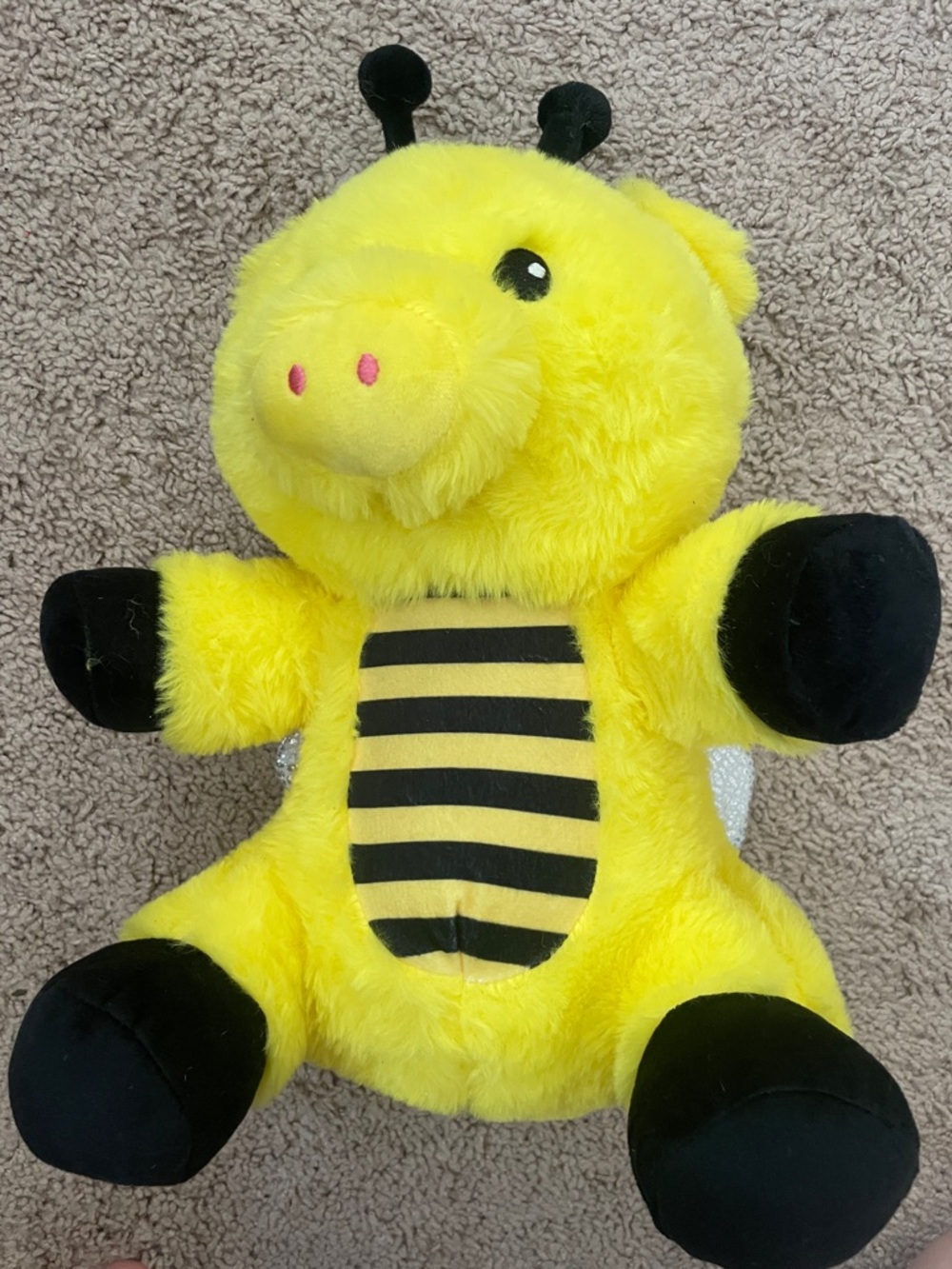 Bee‎ plush